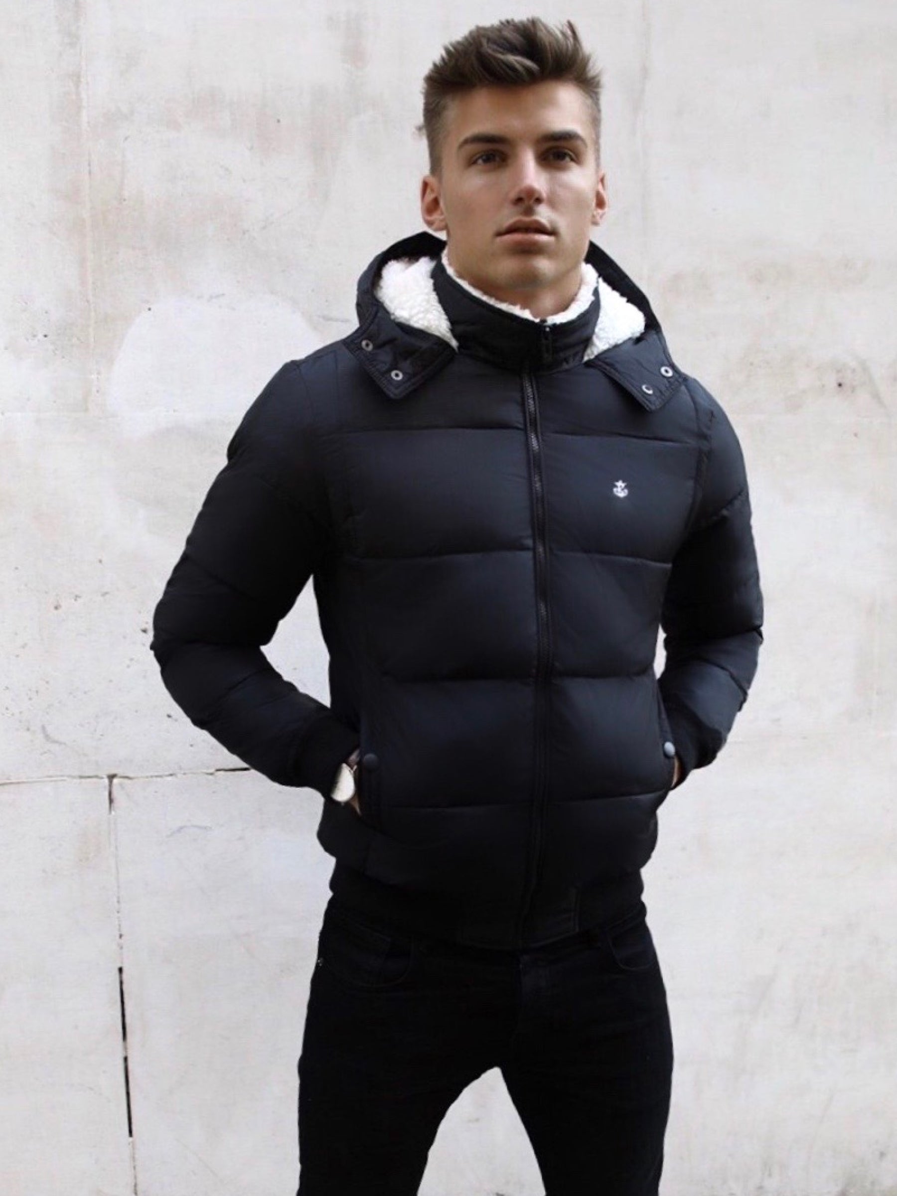 Gilbert Hoback Mantel | Schwarz