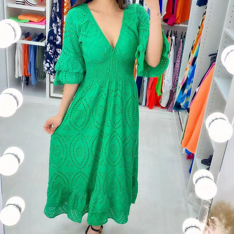 Sofia- Midikleid mit bestickten Anglaise-Rüschenärmeln