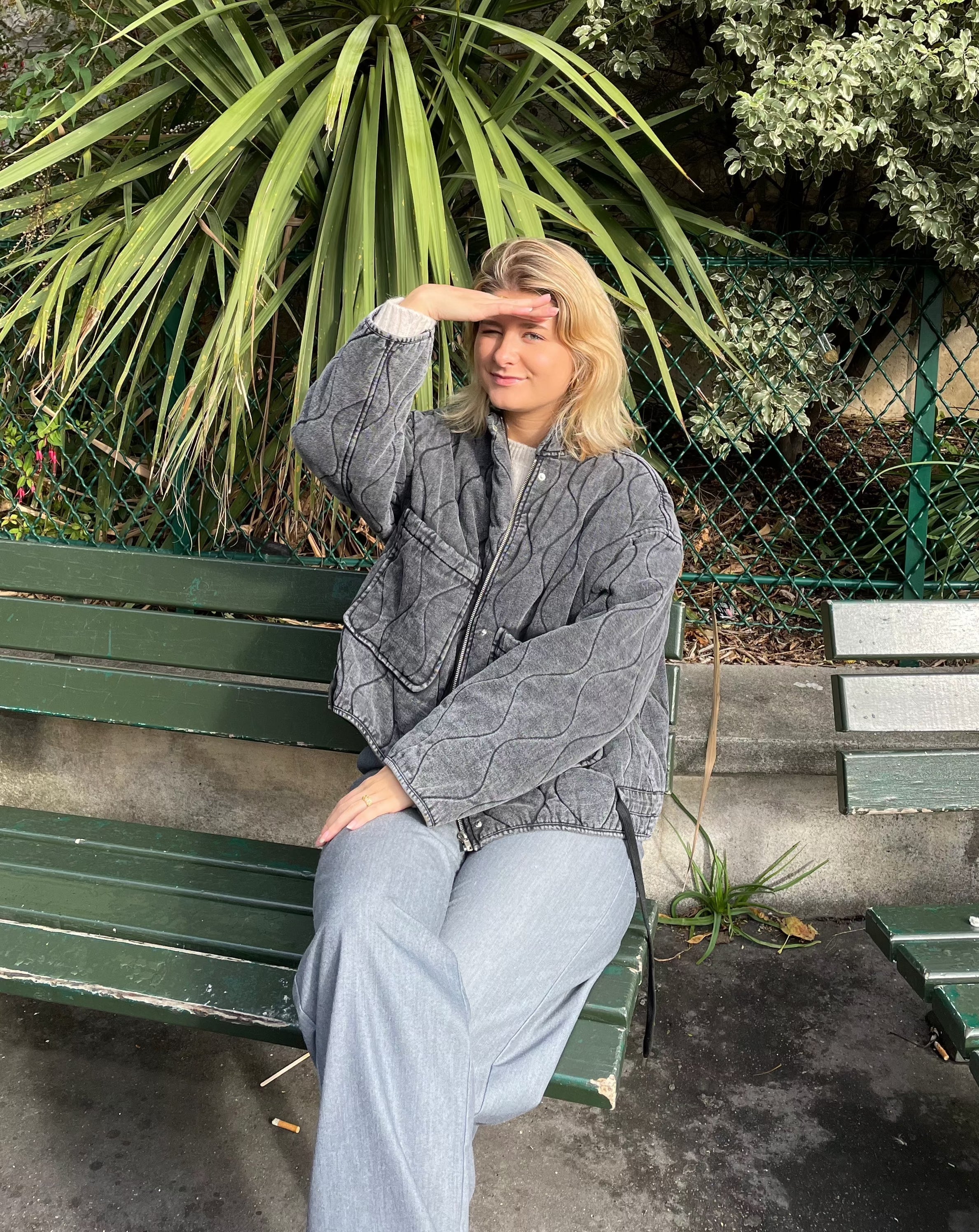 Reni | Must-Have Graue Jacke mit Großen Taschen