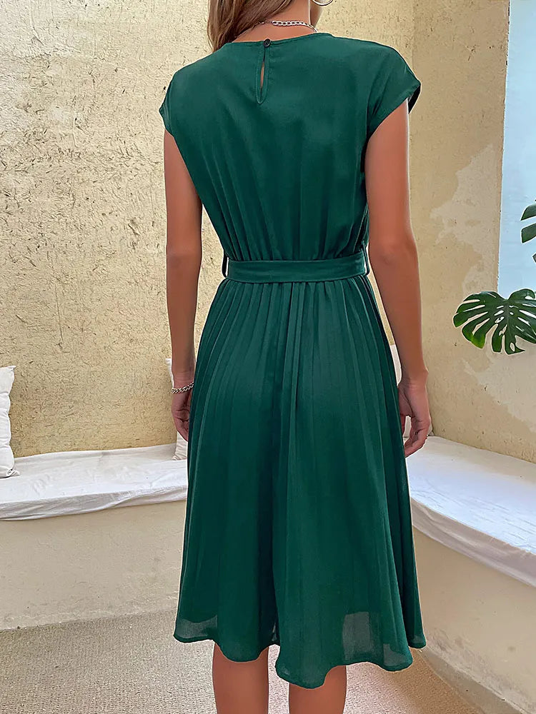 Claire | Kurzärmeliges plissiertes lässiges Minikleid für den Sommer 2024