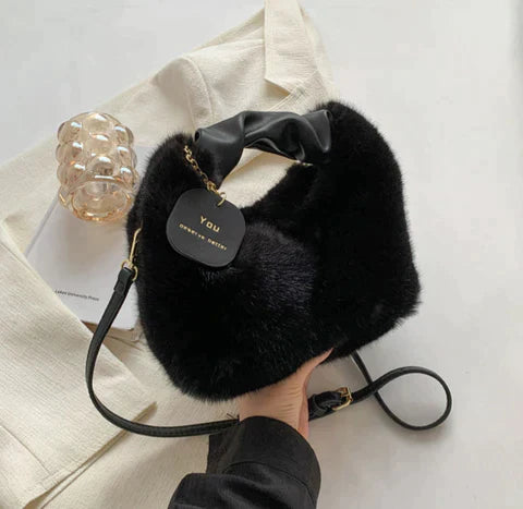 Lisa | Stylish Flauschige Handtasche