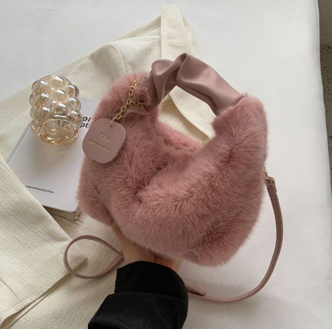 Lisa | Stylish Flauschige Handtasche