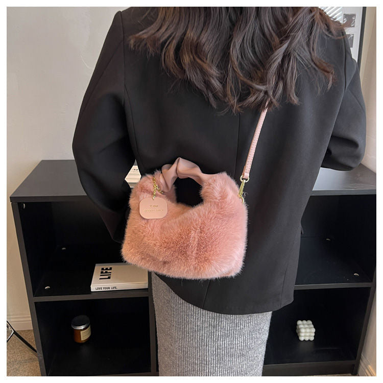 Lisa | Stylish Flauschige Handtasche