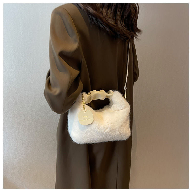 Lisa | Stylish Flauschige Handtasche