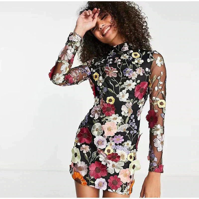 Adan | Blumiges Minikleid mit Stickerei