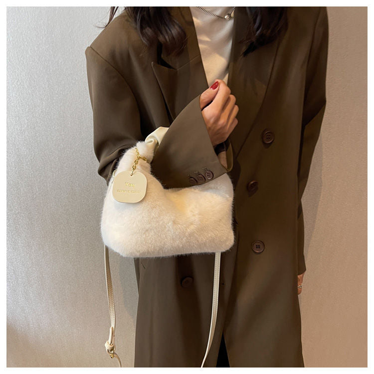 Lisa | Stylish Flauschige Handtasche