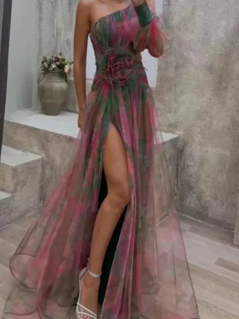 Hazel | Kleid mit einer entblößten Schulter