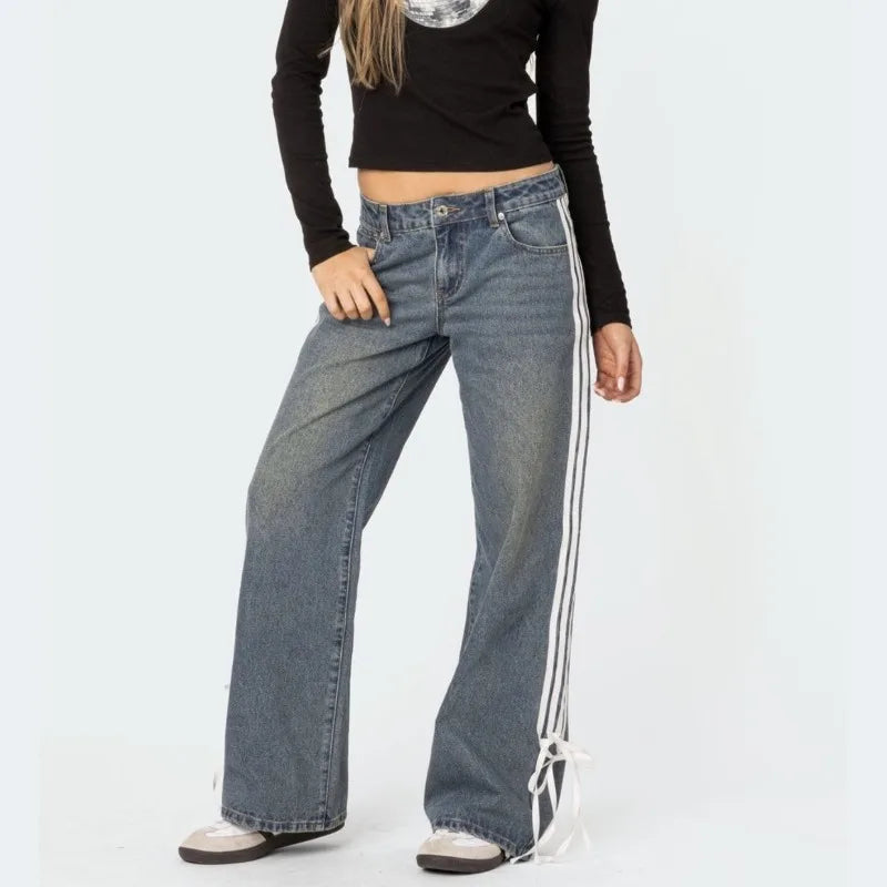 Helena | Jeans mit weitem Bein, Seitenstreifen und Schnürdetails