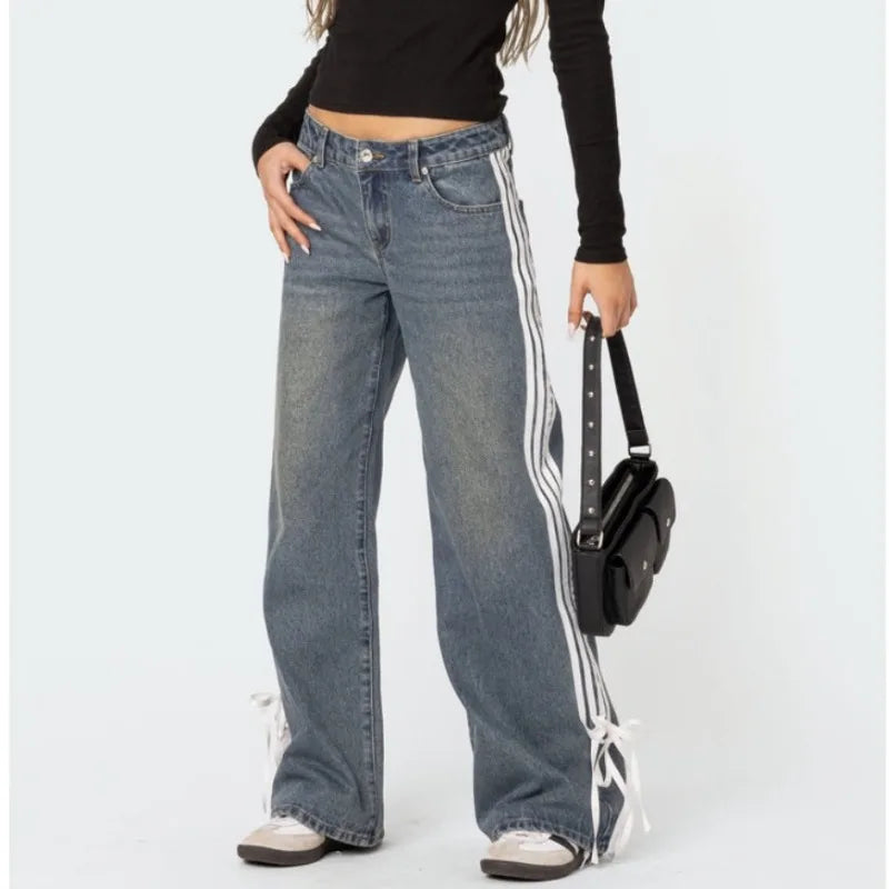 Helena | Jeans mit weitem Bein, Seitenstreifen und Schnürdetails